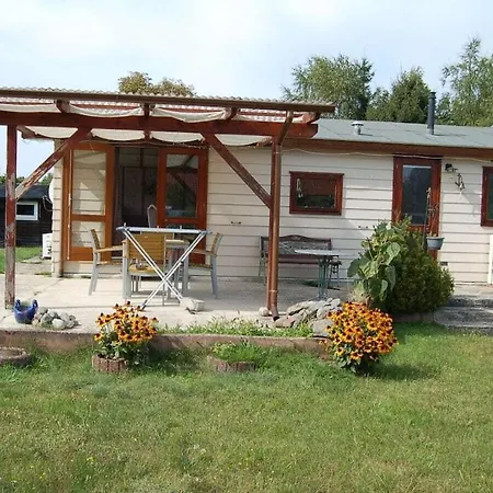In Luebs With Swimming Pool Lägenhet